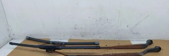 Ford Probe Front wiper blade arm