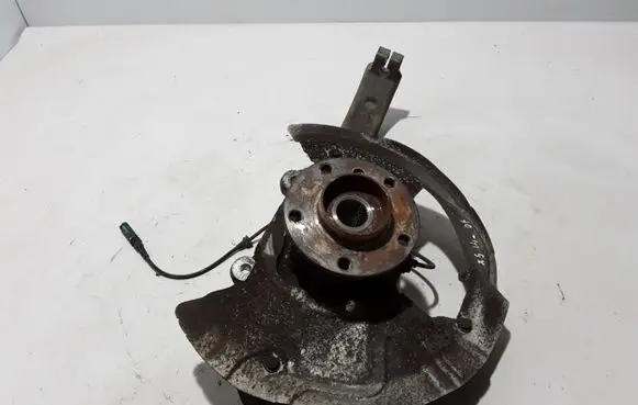 Front wheel hub