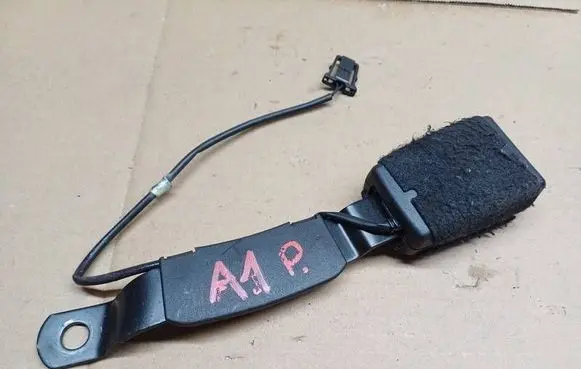 Audi A1 Front seatbelt buckle 8X0857756B