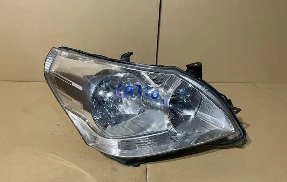 Toyota Corolla Verso E121 Headlight/headlamp 81130-0F090