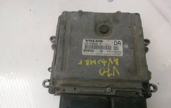 Volvo V50 Engine control unit/module 0261209038