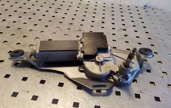 Toyota RAV 4 (XA20) Rear window wiper motor 8513042040 1592004791