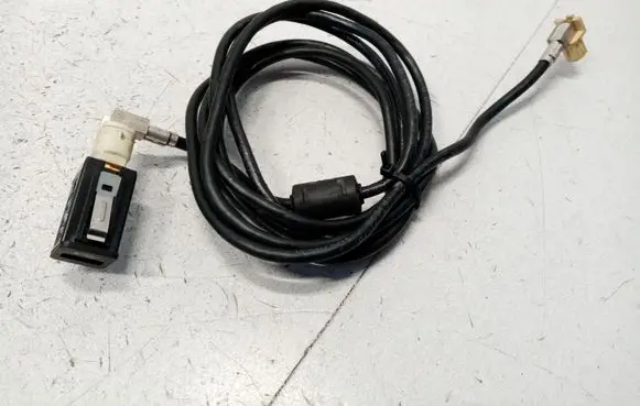 BMW 7 F01 F02 F03 F04 USB socket connector 9167196 61319167196 84109237656