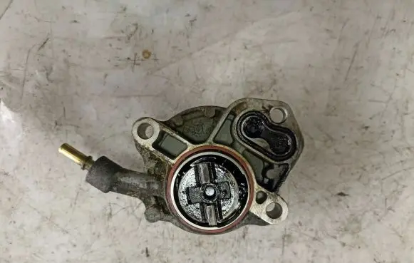 Suzuki Grand Vitara I Vacuum pump 72266601H 96319715800R