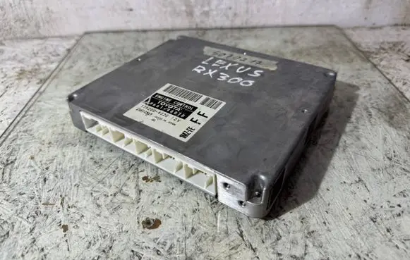 Lexus RX 300 Engine control unit/module 1752004020 8966148070