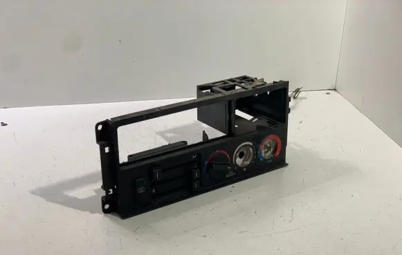 BMW 5 E34 Climate control unit 65811384121 16651