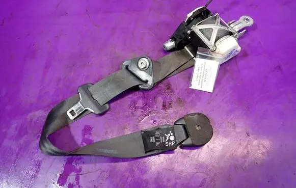 Renault Clio III Front seatbelt
