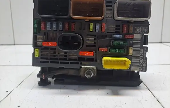 Citroen Berlingo Fuse module 9675878280