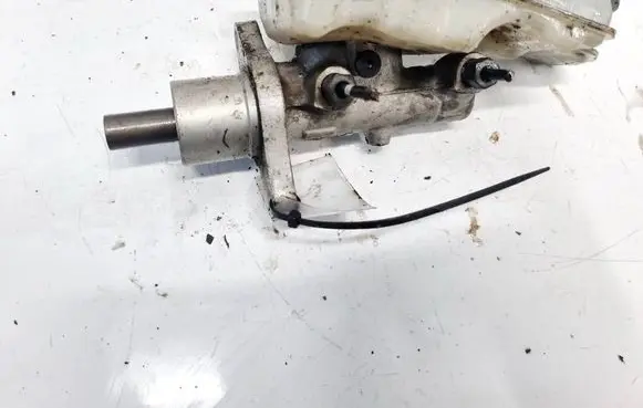 Ford Focus Master brake cylinder