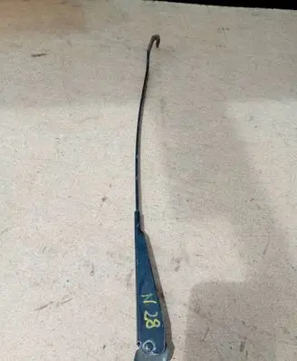 Opel Corsa B Front wiper blade arm 123332