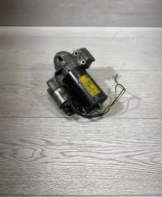 BMW 1 E82 E88 Starter motor 7801203