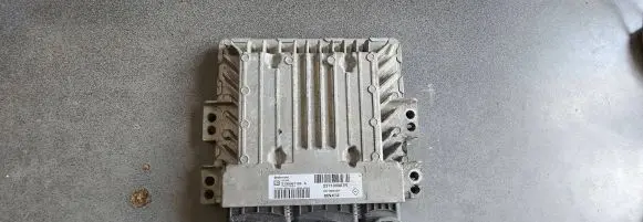 Renault Megane III Engine control unit/module 237100307R