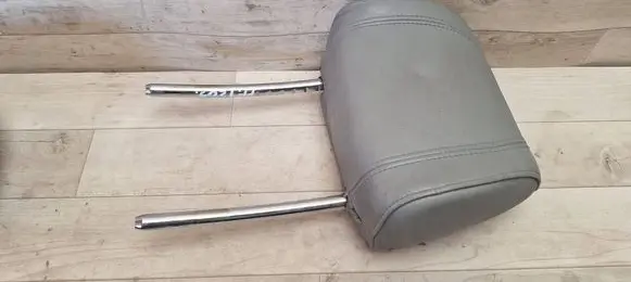 BMW 1 E81 E87 Front seat headrest 
