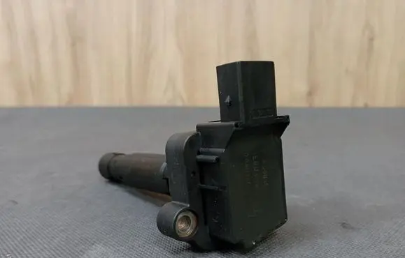 Mercedes-Benz E A207 High voltage ignition coil 0001502580 A0001502580