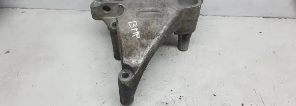 Volkswagen PASSAT B6 Engine mounting bracket 03G199207G