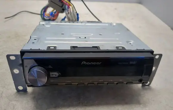 Volkswagen Caddy Radio/CD/DVD/GPS head unit MVHX580DAB 10R050700