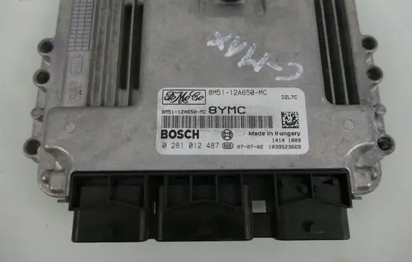 Ford C-MAX I Engine control unit/module 8M5112A650MC
