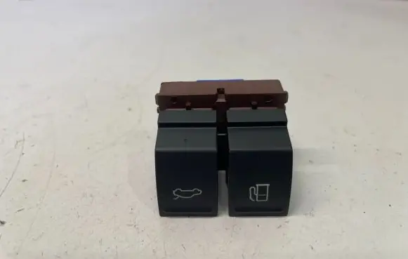 Volkswagen PASSAT B6 Fuel tank opening switch 3C0959903
