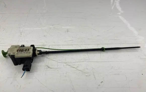 BMW X5 E70 Fuel tank cap lock 6985882