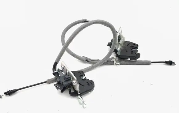 Mercedes-Benz CLS C218 AMG Rear seat cable / handle 