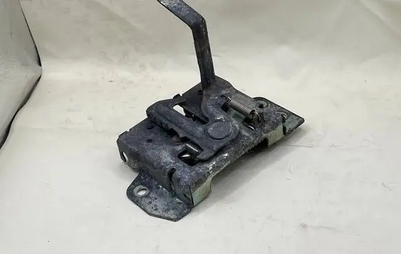 Mitsubishi Outlander Rear glass lock/latch C405 5908A106