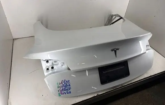 Tesla Model 3 Tailgate/trunk/boot lid 1081460E0D