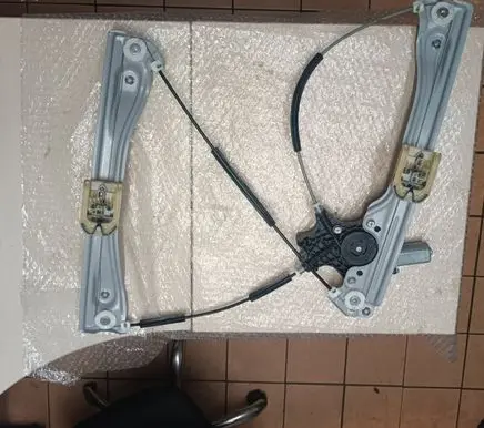 Opel Insignia B Rear door window regulator with motor 39138353