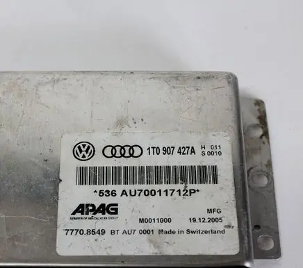 Volkswagen Touran I Central body control module 1T0907427A