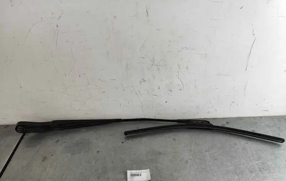 Volvo V70 Front wiper blade arm 30655615