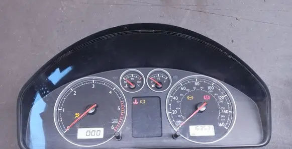 Volkswagen Sharan Speedometer (instrument cluster) 7M7920900E 1011000280 11080330009