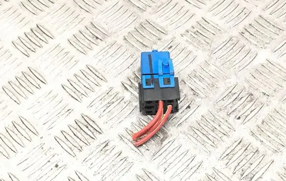BMW 5 E39 Other relay 61366915327