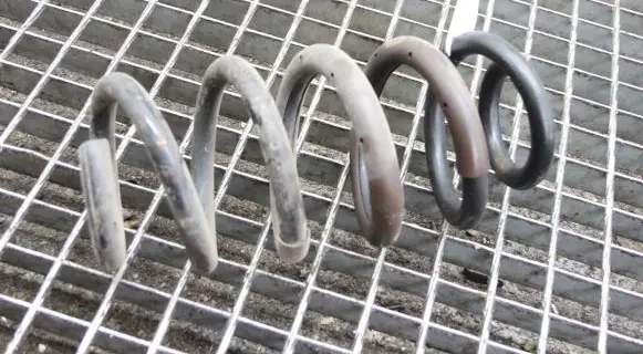 Toyota RAV 4 (XA40) Rear coil spring