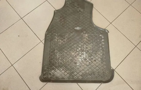 Mercedes-Benz Sprinter W906 Front floor mat B66560850 B66560851 B66560855