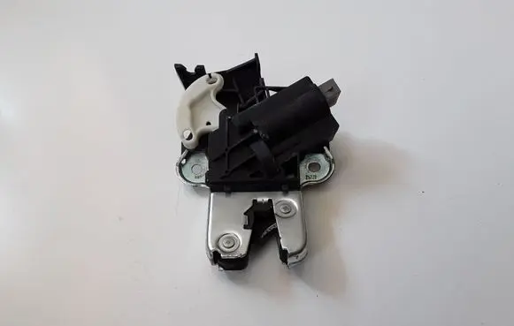 Volkswagen PASSAT B6 Loading door lock 4F5827505D