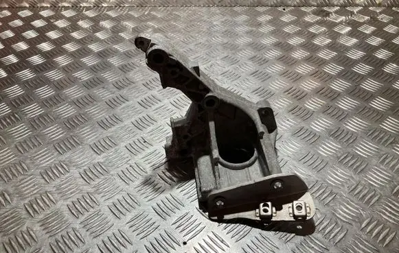Mercedes-Benz CLA C118 X118 Driveshaft support bearing bracket A2822233000