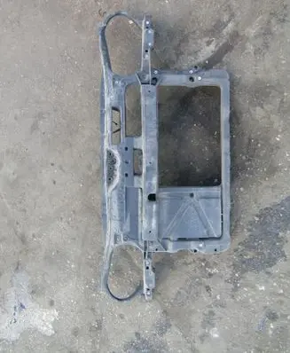 Volkswagen Polo Radiator support slam panel 