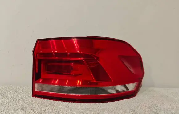 Volkswagen Touran III Rear/tail lights 