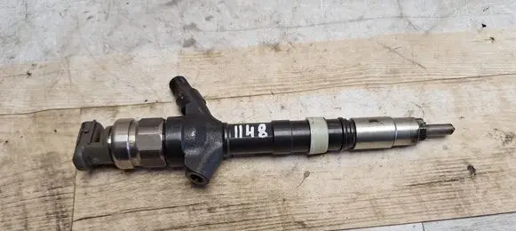 Fuel injector