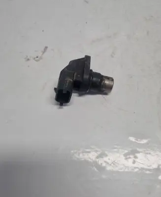 Volvo V70 Camshaft position sensor 8631533 103033 0232