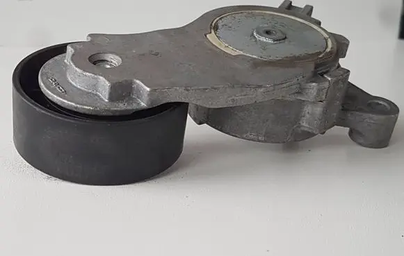 Citroen C4 II Generator/alternator belt tensioner 846143