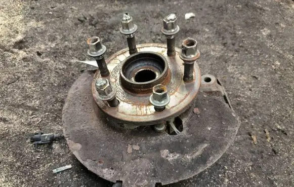 Cadillac Escalade Front wheel hub spindle knuckle
