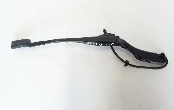 Volvo XC40 Front wiper blade arm 31457315