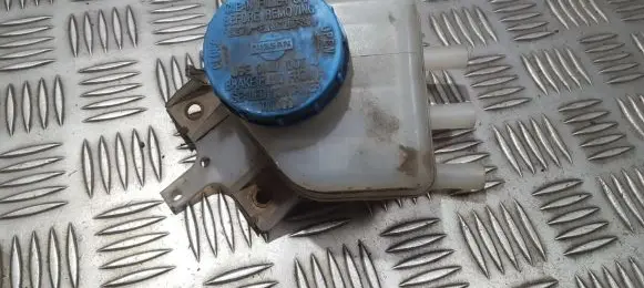 Brake fluid reservoir