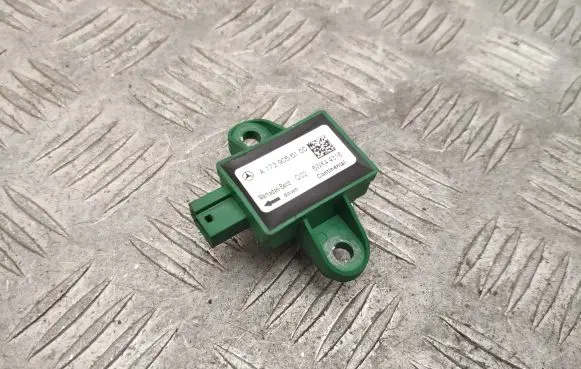 Mercedes-Benz C W204 Airbag deployment crash/impact sensor A1729056100