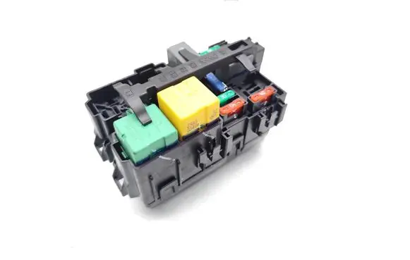 Peugeot 3008 II Fuse module 45315303