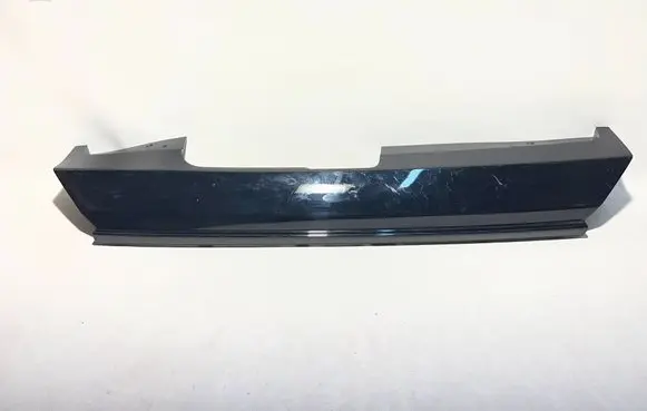 Volvo XC60 Rear bumper trim bar molding 32136217