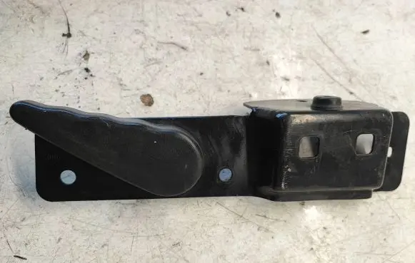 Opel Vivaro Front door interior handle 8200006260 91166045 01198010006