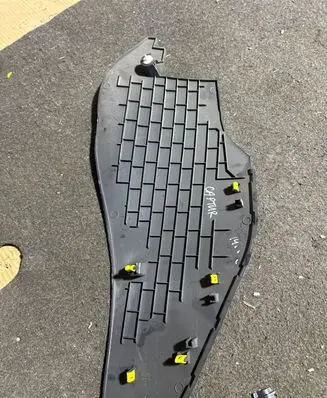 Renault Captur Other center console (tunnel) element 689318476