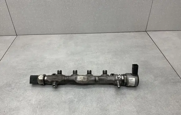 Volkswagen Golf VII Fuel main line pipe 04L130089F 04L130764B 04L906054