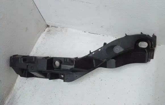 Renault Laguna III Front bumper mounting bracket
